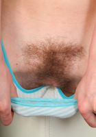 Hairy Russian Alice spreads her bush, Alice (ali098) ATK Archives: Alice (Hairy Russian Alice spreads her bush)
