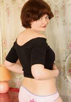Olga is one hot amateur with a nice bush, Olga (olg022) ATK Archives: Olga (Olga is one hot amateur with a nice bush)