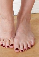 Piper Perri Shows off Her Perfect Little Feet, Piper Perri (pip007) ATK Petites: Piper Perri (Piper Perri Shows off Her Perfect Little Feet)